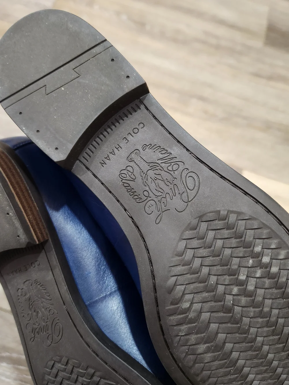 Cole Haan Navy Pinch Lobster Leather Loafers with Gold Emblem Size 6 - Picture 12 of 14